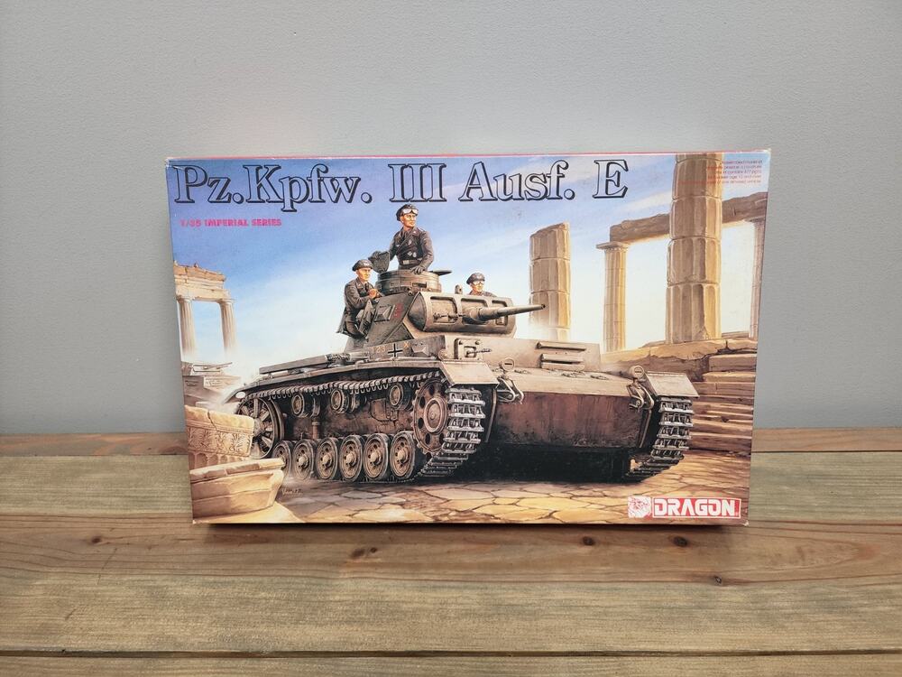 Dragon 1:35 Pz.Kpfw. III Ausf. E Tank Plastic Kit, Imperial Series MPN 9040